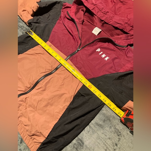 Pink Victoria secret wind breaker - Picture 7 of 8